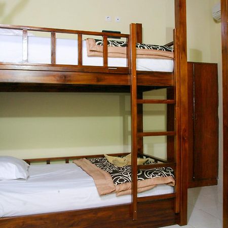Medal Jaya Hostel & Room นูซาเลมโบงัน ภายนอก รูปภาพ