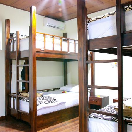 Medal Jaya Hostel & Room นูซาเลมโบงัน ภายนอก รูปภาพ