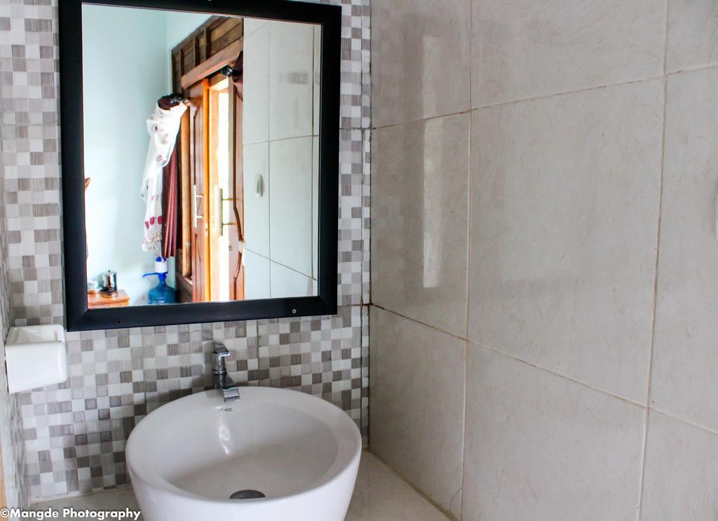 Medal Jaya Hostel & Room นูซาเลมโบงัน ภายนอก รูปภาพ