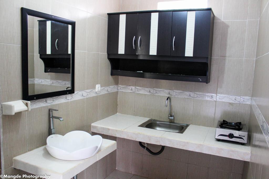 Medal Jaya Hostel & Room นูซาเลมโบงัน ภายนอก รูปภาพ