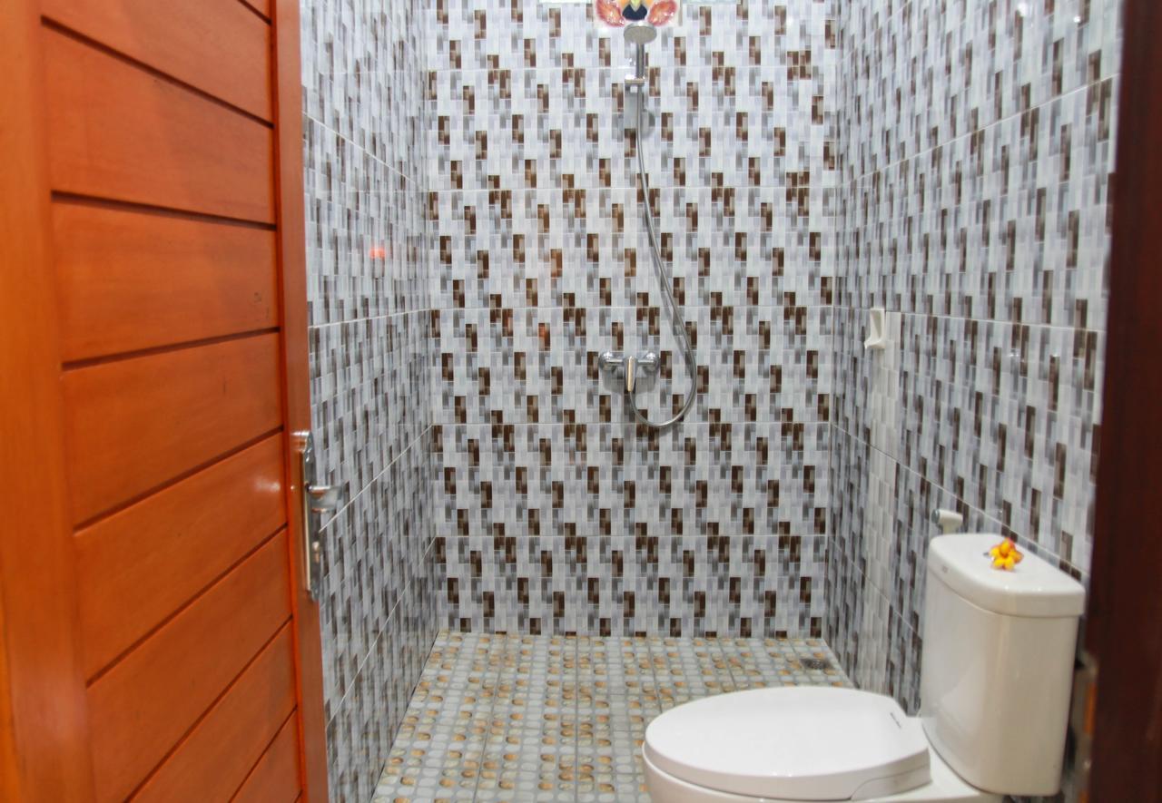 Medal Jaya Hostel & Room นูซาเลมโบงัน ภายนอก รูปภาพ